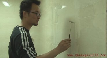 检查瓷砖有无空鼓