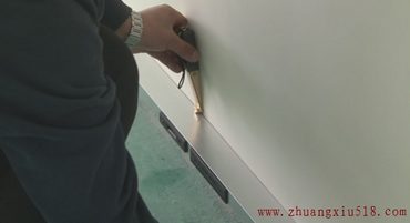 检查踢脚线图