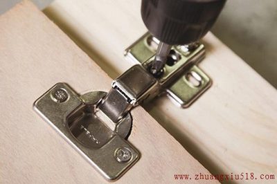 װ