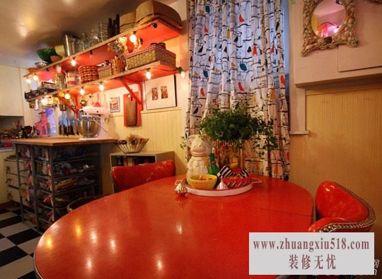 红色的餐厅