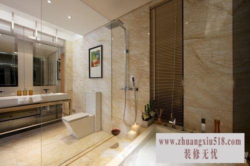 浴室同样大量采用了玻璃材质,使得空间通透而整洁,墙面和地面都采用了具有自然纹理的材质,倍添悠闲质感,再加上很有设计感的浴室洁具,更让这里呈现出星级酒店的品质感。