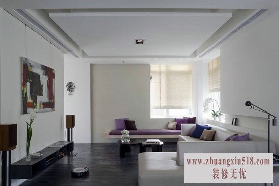 减少庸俗的奢华元素堆砌,用家俱与色彩的搭配,使现代简约风格与自然感并存。
