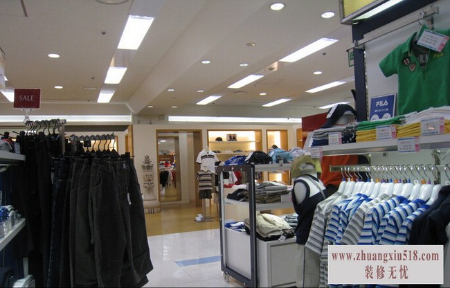 现代风格童装店装修效果图