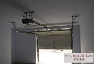 车库翻板门安装
