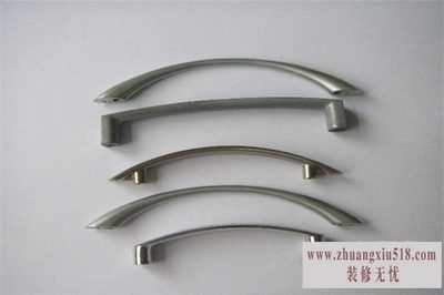 柜门拉手安装