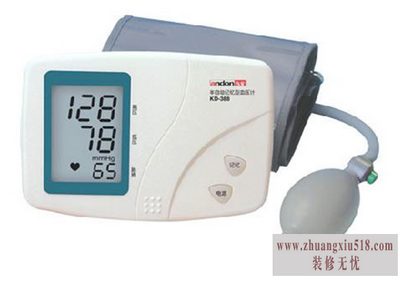 九安电子血压计怎么用