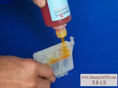 填充墨盒加墨