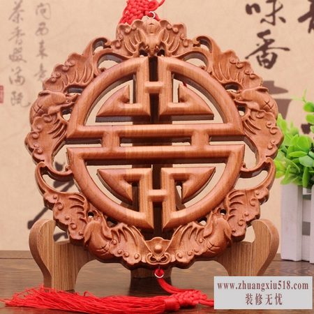 桃木挂件的摆放